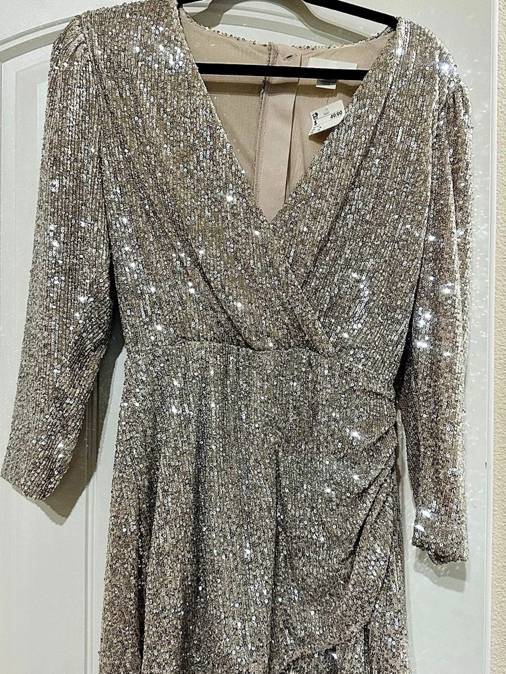 H&M Sequin Mini Dress in Gold US 5 Like New